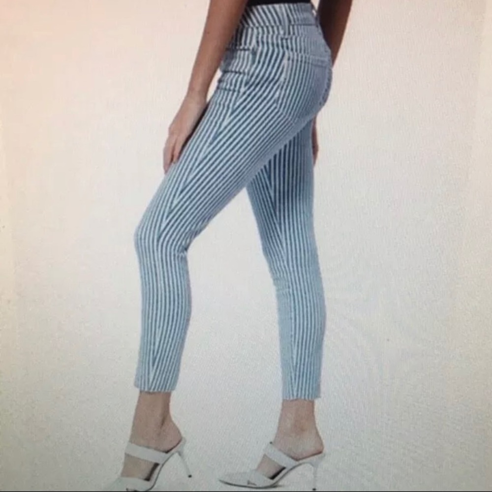 Paige Verdugo Cropped Jean - Like new!! So cute!